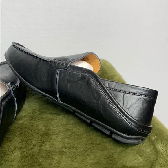 Men’s Sleek Black Slip-On Loafers with Moccasin Stitching - Picture 9 of 13